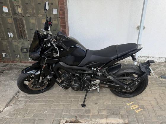 YAMAHA MT-09 